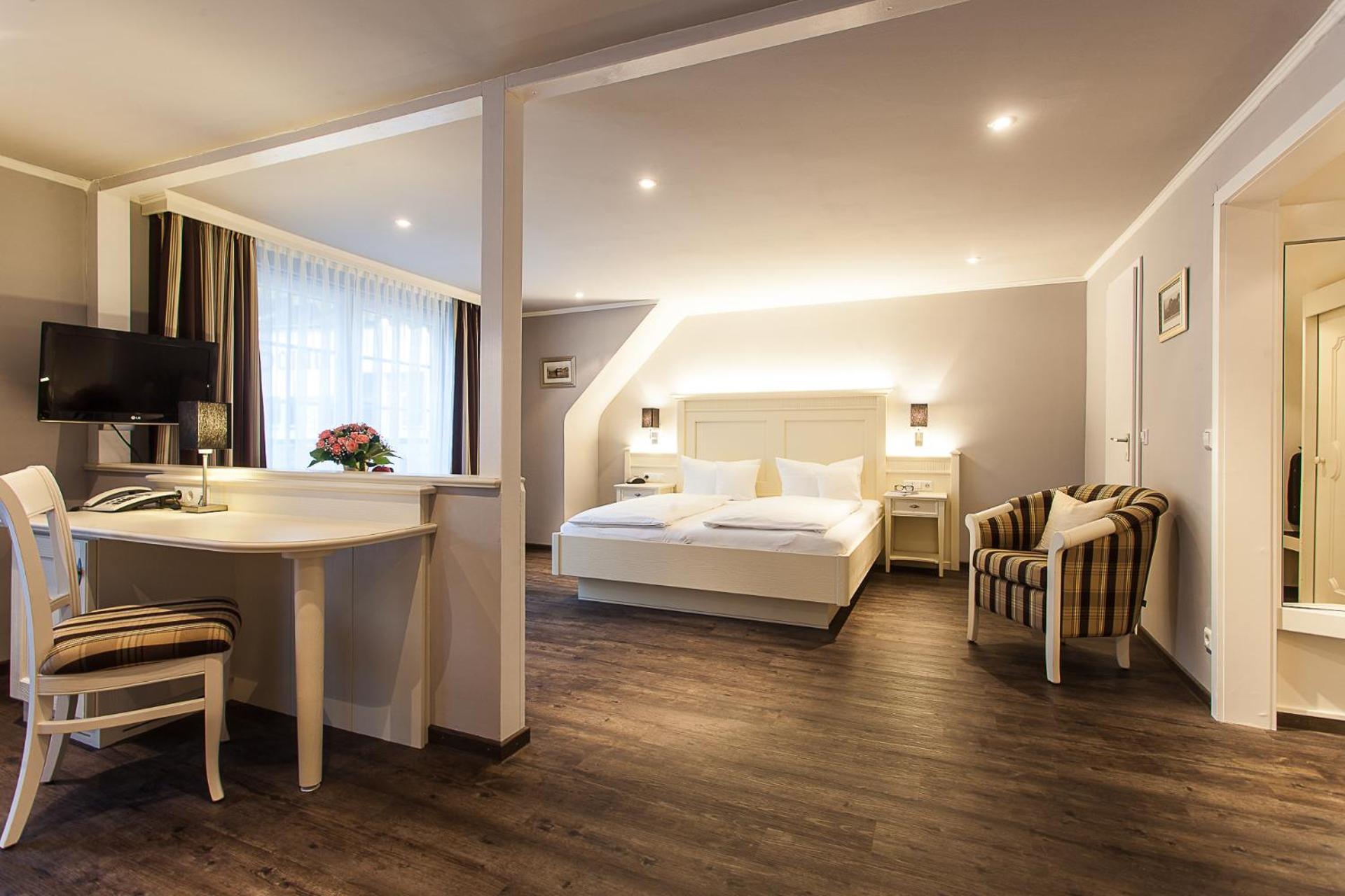 Romantik Hotel Zur Sonne バーデンヴァイラー エクステリア 写真