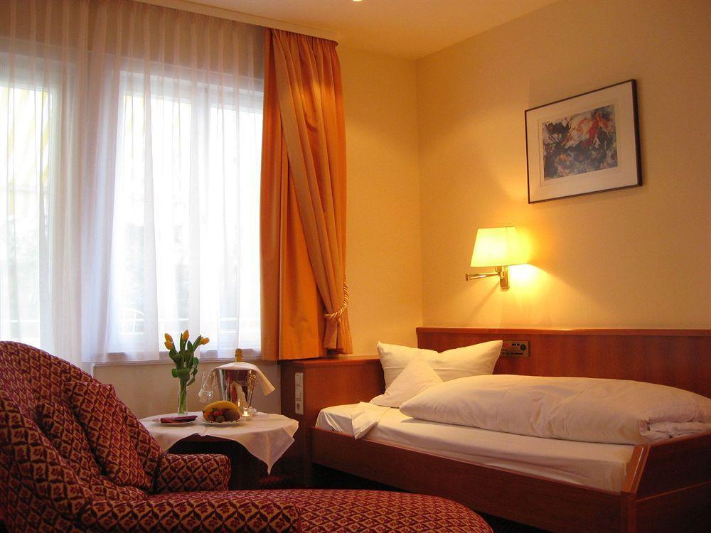 Romantik Hotel Zur Sonne バーデンヴァイラー エクステリア 写真